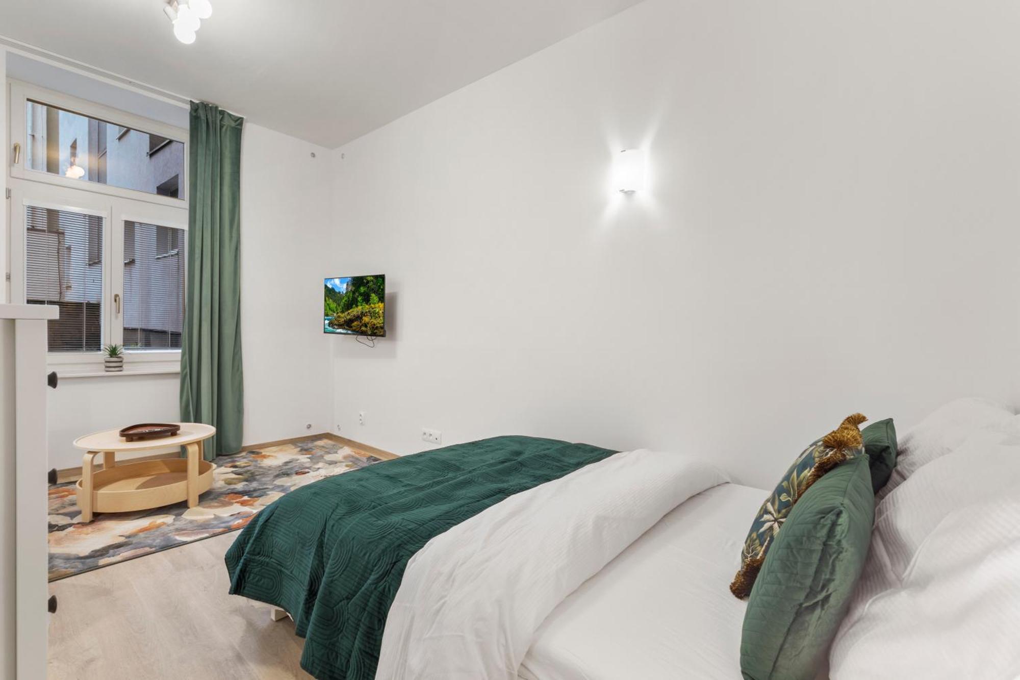 Garden Haven Studio In Old Town Bratislava Exterior foto
